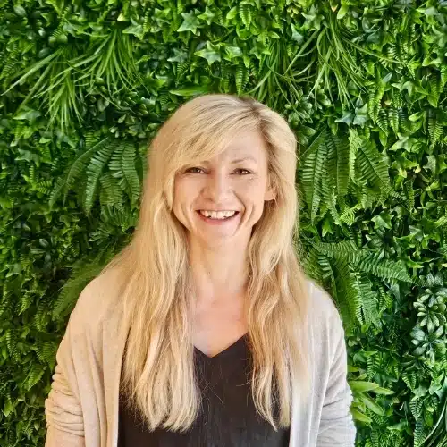 Gruendach-Beraterin Sarah Loewenstein - SedumDachbegruenung